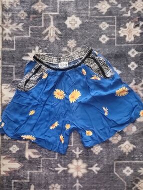 Vintage 90s Sunflower Bermuda Shorts With Pockets.